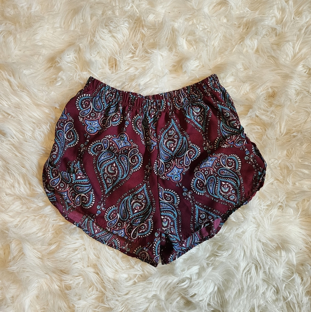 🟣Patterned shorts